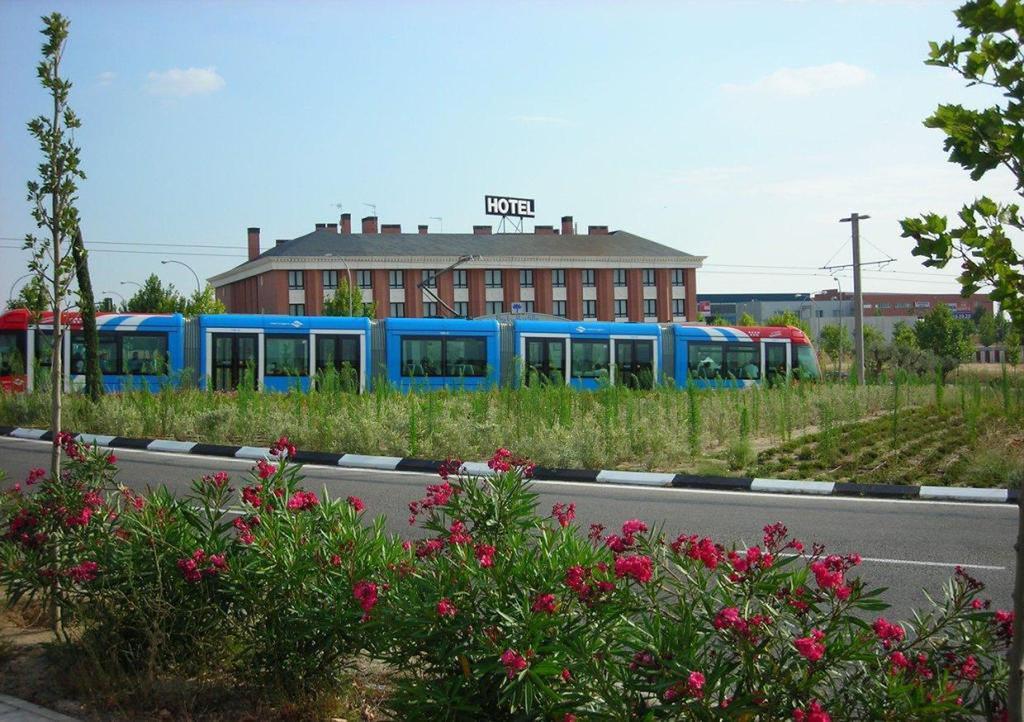 Отель Th Boadilla Боадилья-дель-Монте Экстерьер фото